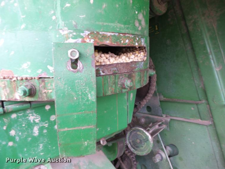 image for item AG9106 John Deere 6620 Turbo combine