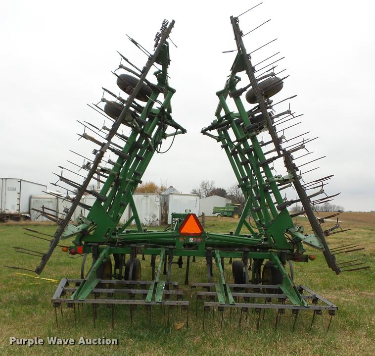image for item AG9107 John Deere 980 field cultivator