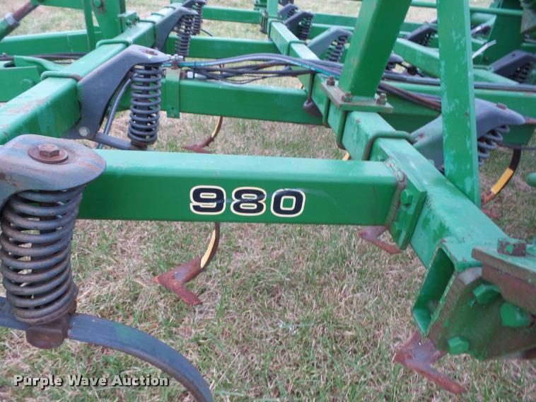 image for item AG9107 John Deere 980 field cultivator