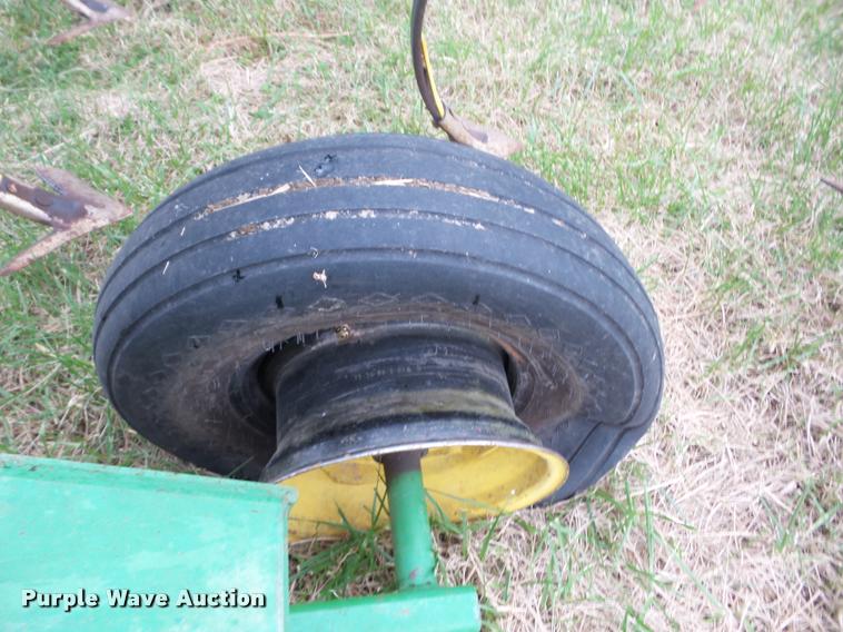 image for item AG9107 John Deere 980 field cultivator