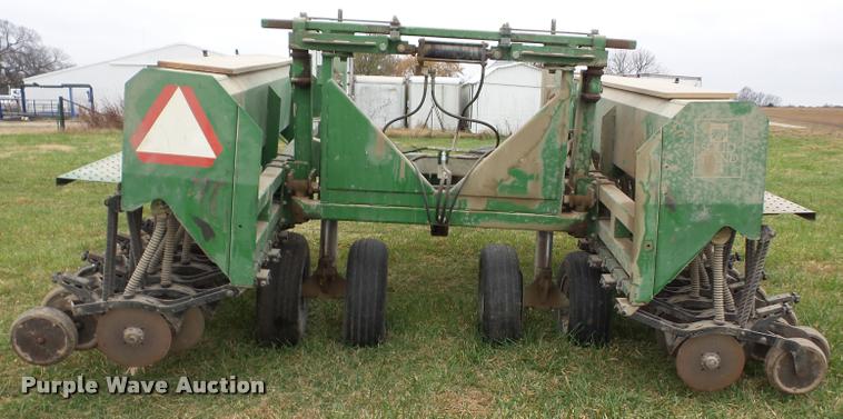 image for item AG9108 Great Plains Solid Stand 24 grain drill