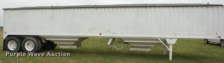 image for item AG9109 1983 Wilson GH-700 double hopper grain trailer