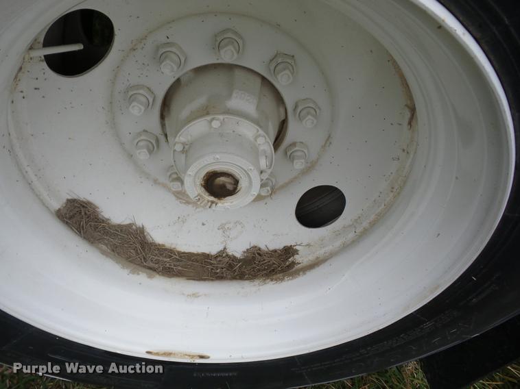 image for item AG9109 1983 Wilson GH-700 double hopper grain trailer