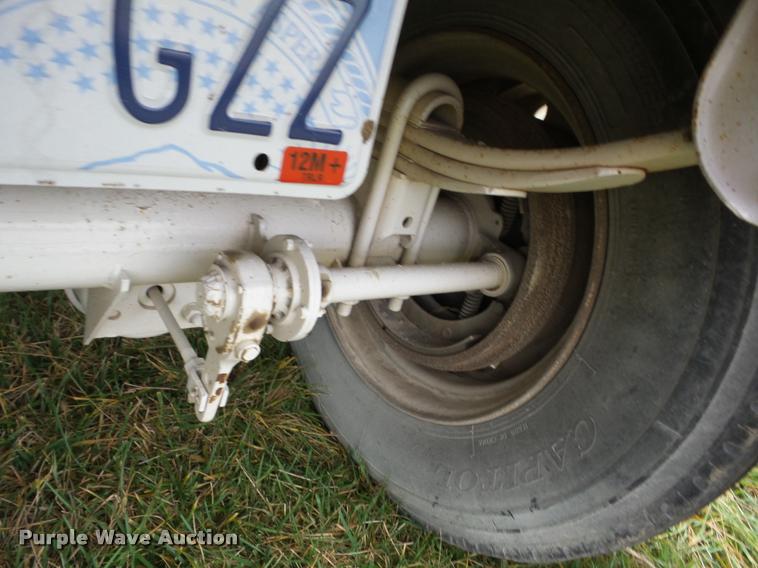 image for item AG9109 1983 Wilson GH-700 double hopper grain trailer