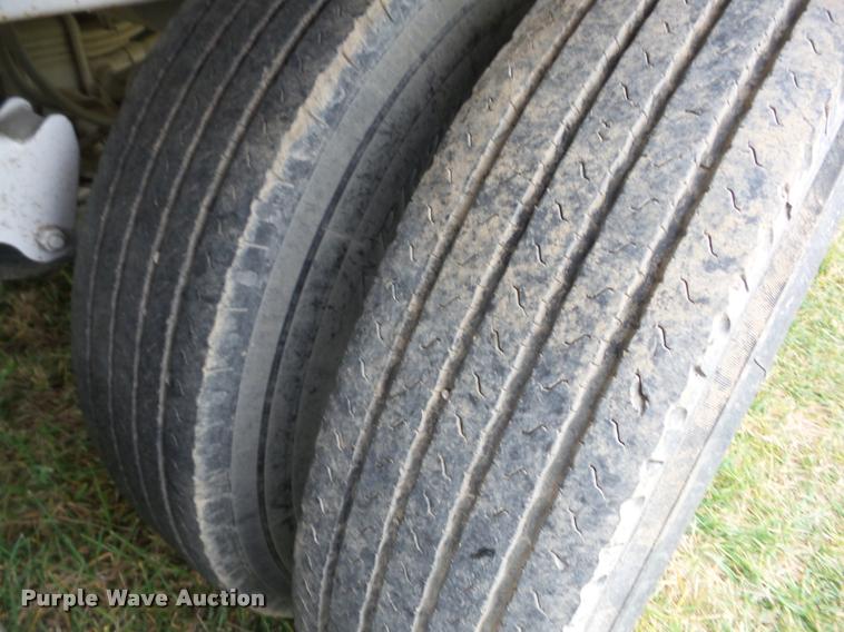 image for item AG9109 1983 Wilson GH-700 double hopper grain trailer