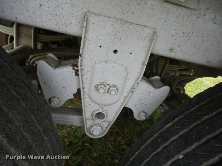 image for item AG9109 1983 Wilson GH-700 double hopper grain trailer