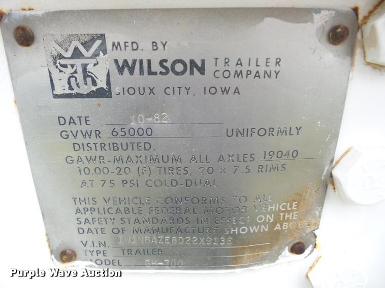 image for item AG9109 1983 Wilson GH-700 double hopper grain trailer