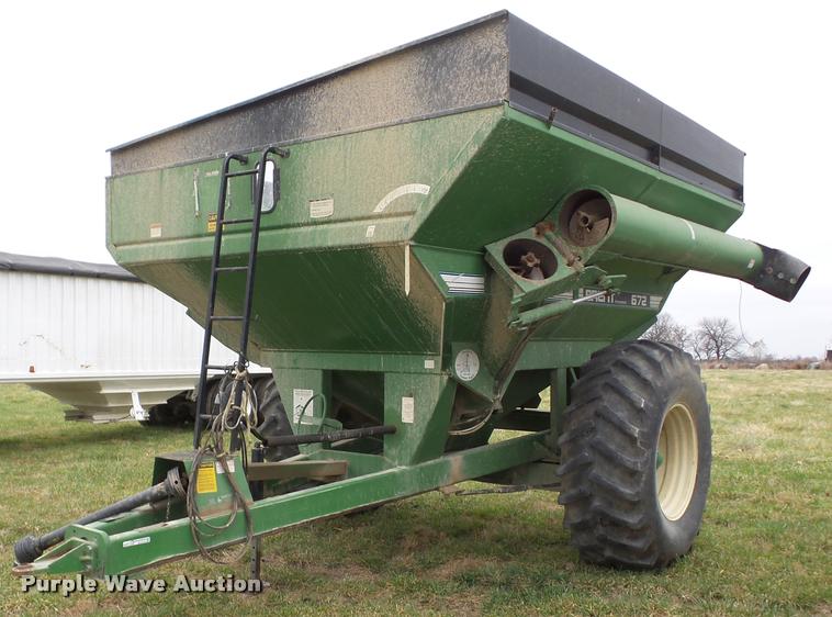 image for item AG9110 Brent 672 grain cart