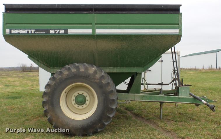 image for item AG9110 Brent 672 grain cart