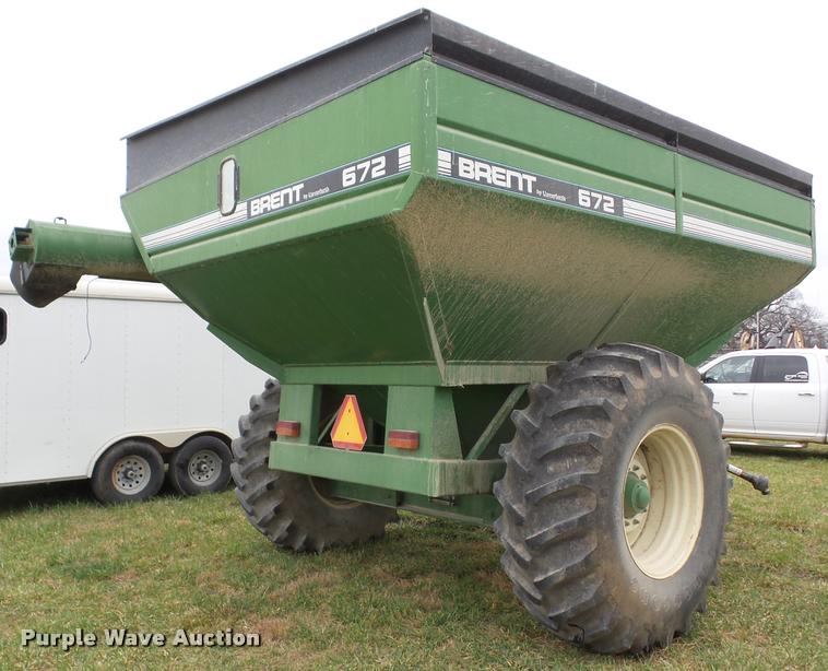 image for item AG9110 Brent 672 grain cart