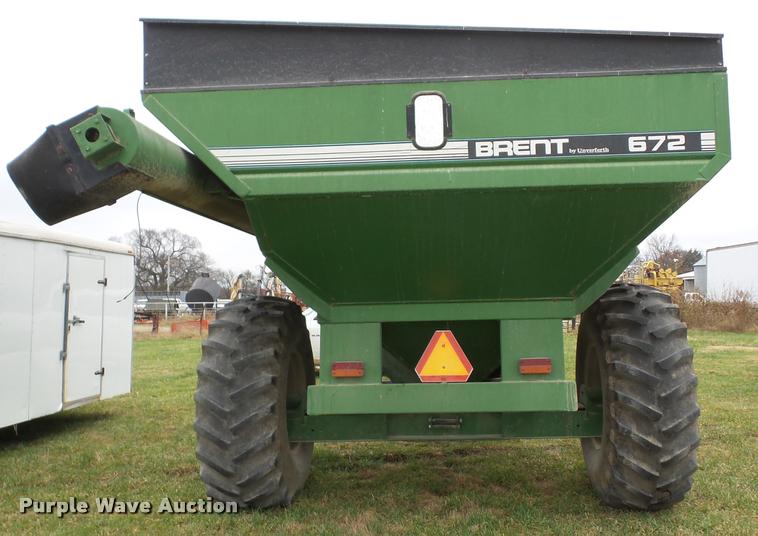 image for item AG9110 Brent 672 grain cart