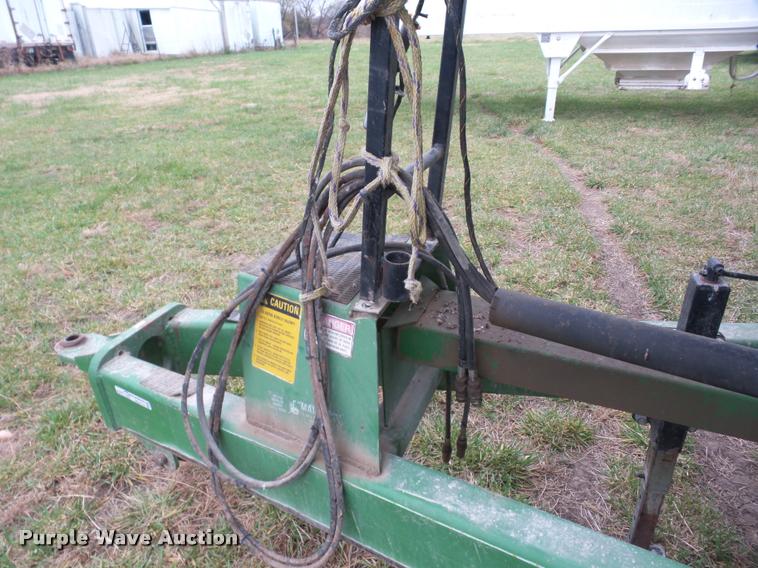 image for item AG9110 Brent 672 grain cart