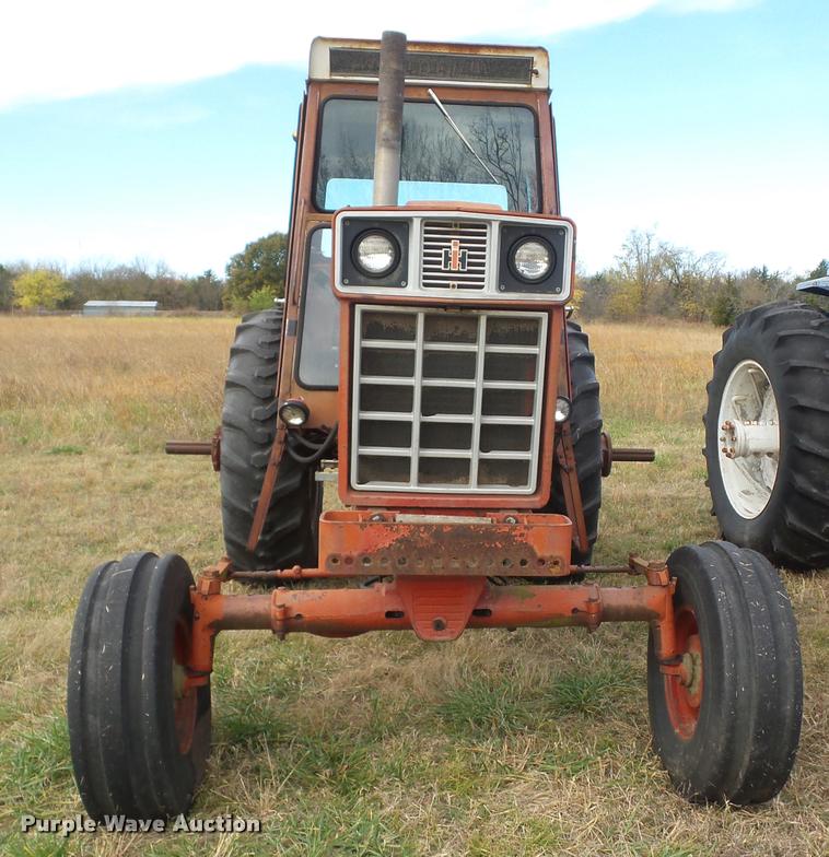 image for item AG9130 1972 International F1066 tractor