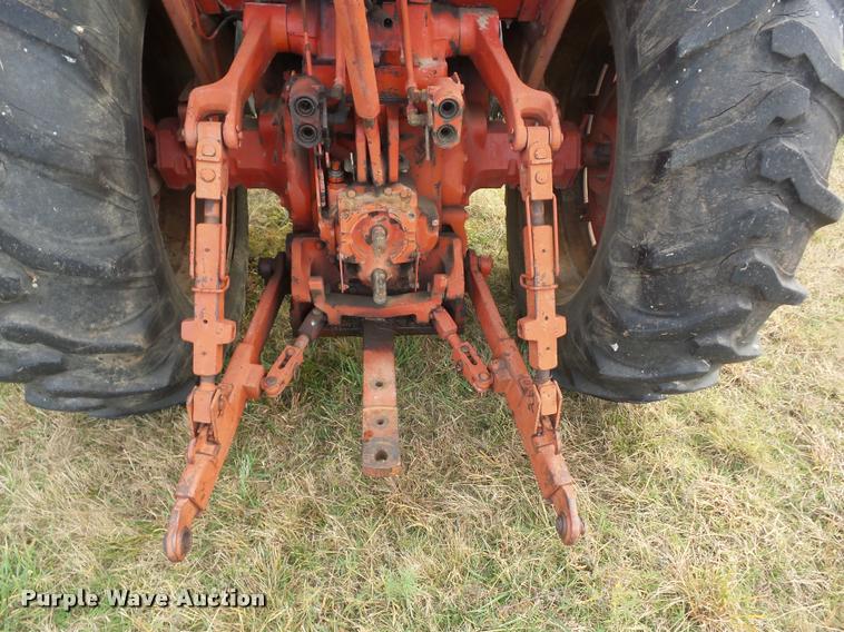 image for item AG9130 1972 International F1066 tractor