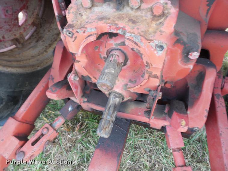 image for item AG9130 1972 International F1066 tractor