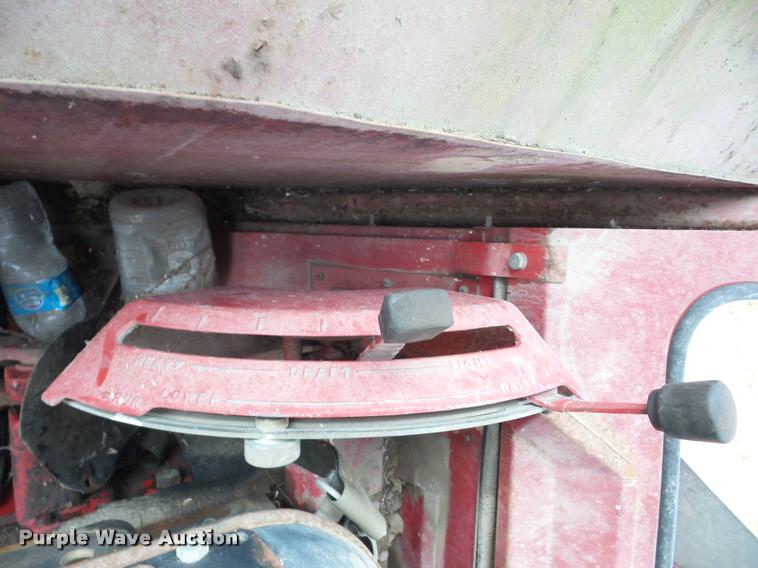 image for item AG9130 1972 International F1066 tractor