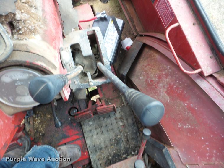 image for item AG9130 1972 International F1066 tractor