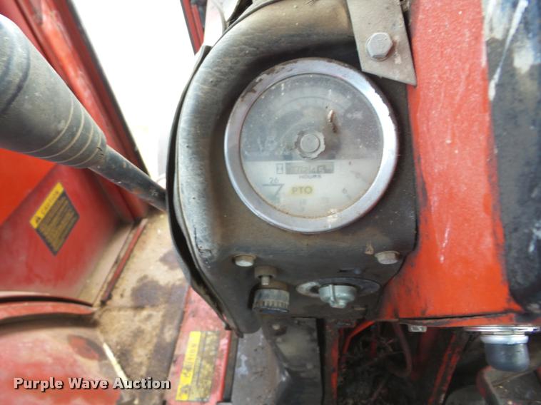 image for item AG9130 1972 International F1066 tractor