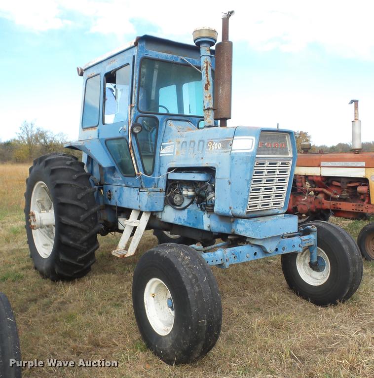 image for item AG9131 1968 Ford 9600 tractor