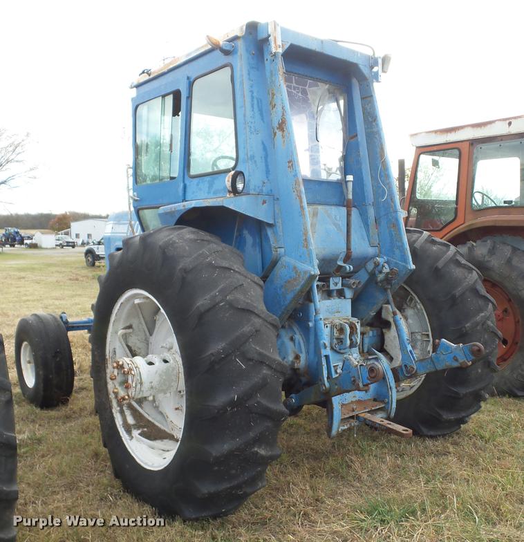 image for item AG9131 1968 Ford 9600 tractor