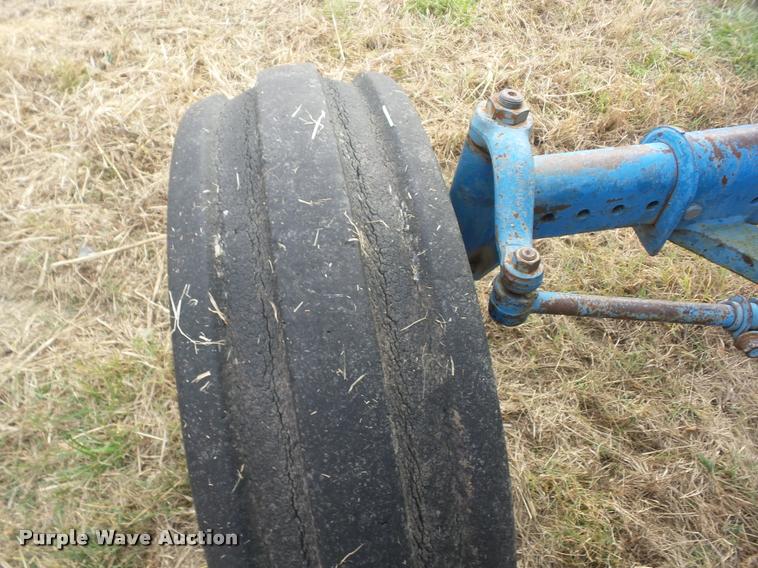 image for item AG9131 1968 Ford 9600 tractor