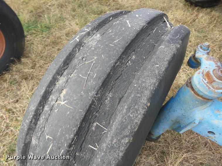 image for item AG9131 1968 Ford 9600 tractor