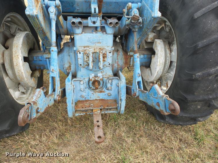 image for item AG9131 1968 Ford 9600 tractor