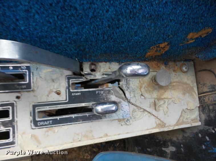 image for item AG9131 1968 Ford 9600 tractor