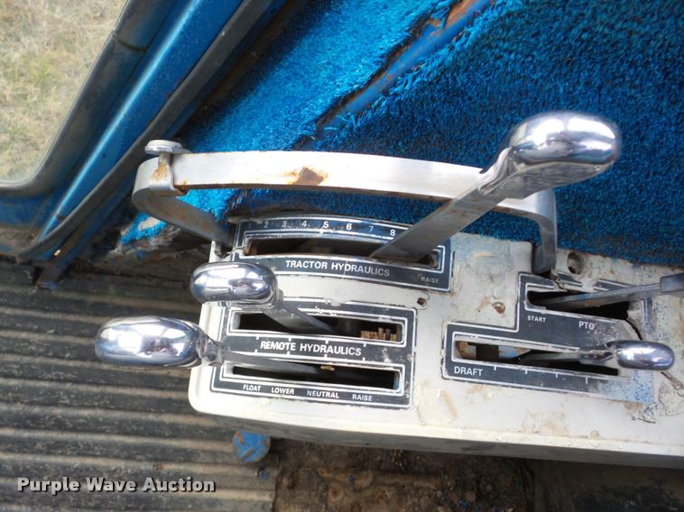 image for item AG9131 1968 Ford 9600 tractor