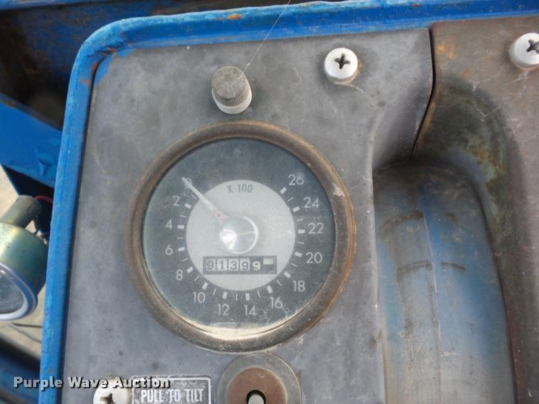 image for item AG9131 1968 Ford 9600 tractor