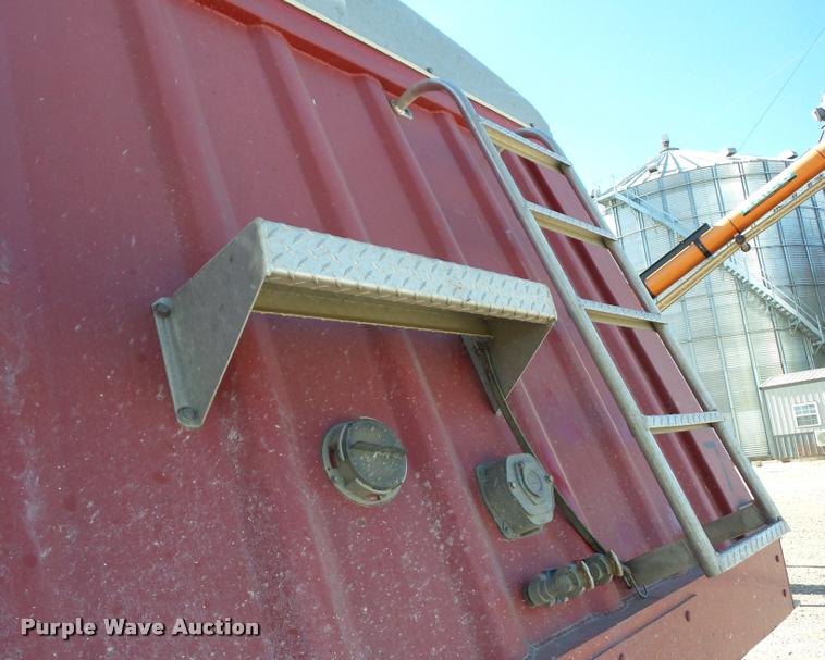 image for item AG9298 2009 Neville double hopper grain trailer