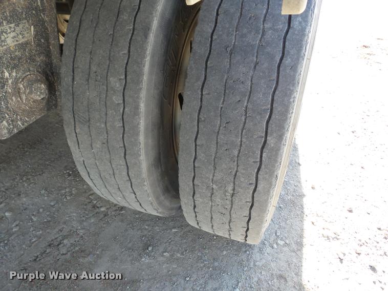 image for item AG9298 2009 Neville double hopper grain trailer