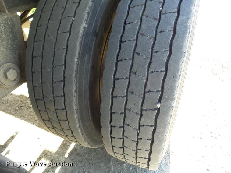 image for item AG9298 2009 Neville double hopper grain trailer