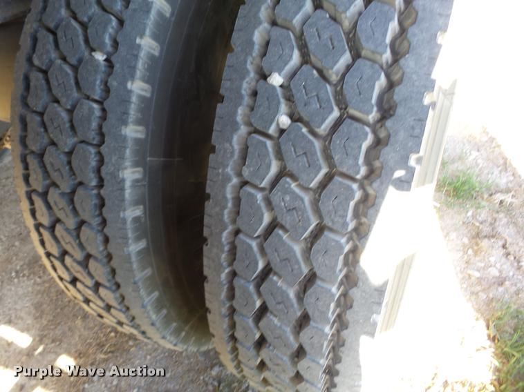 image for item AG9298 2009 Neville double hopper grain trailer