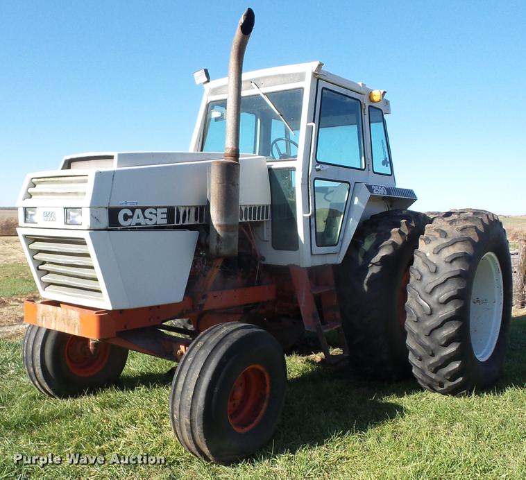 image for item AG9307 Case 2590 tractor