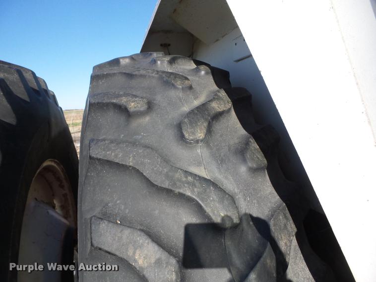 image for item AG9307 Case 2590 tractor