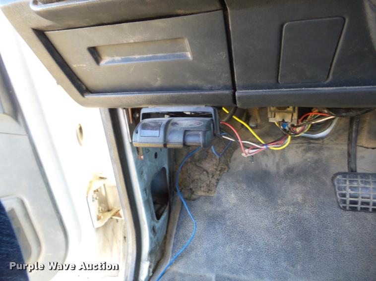 image for item AG9314 1996 GMC TopKick semi truck