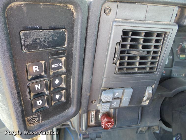 image for item AG9314 1996 GMC TopKick semi truck