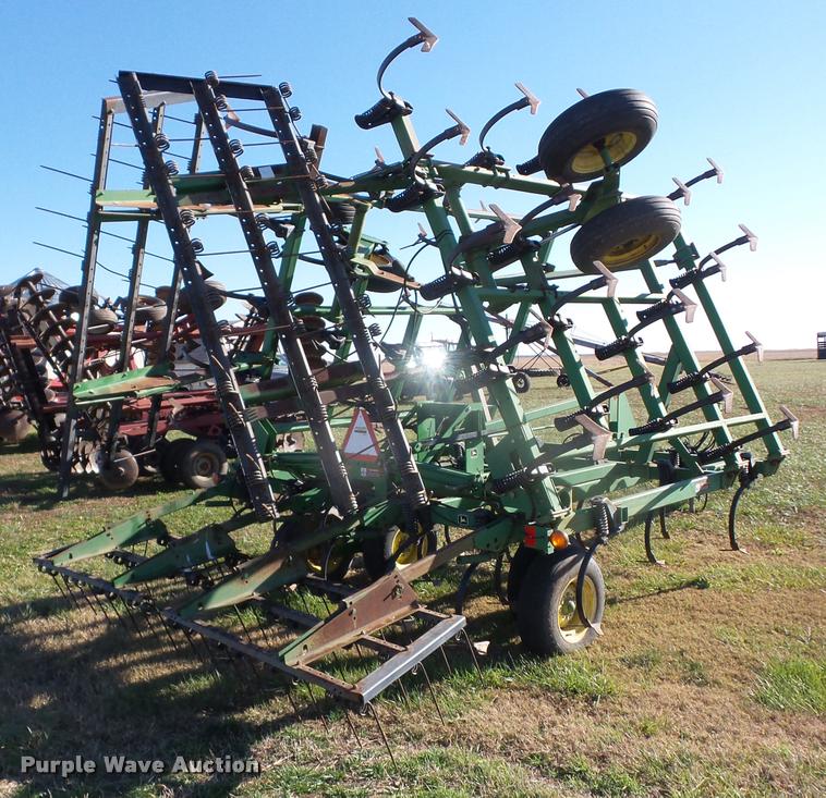 image for item AG9321 John Deere 980 field cultivator
