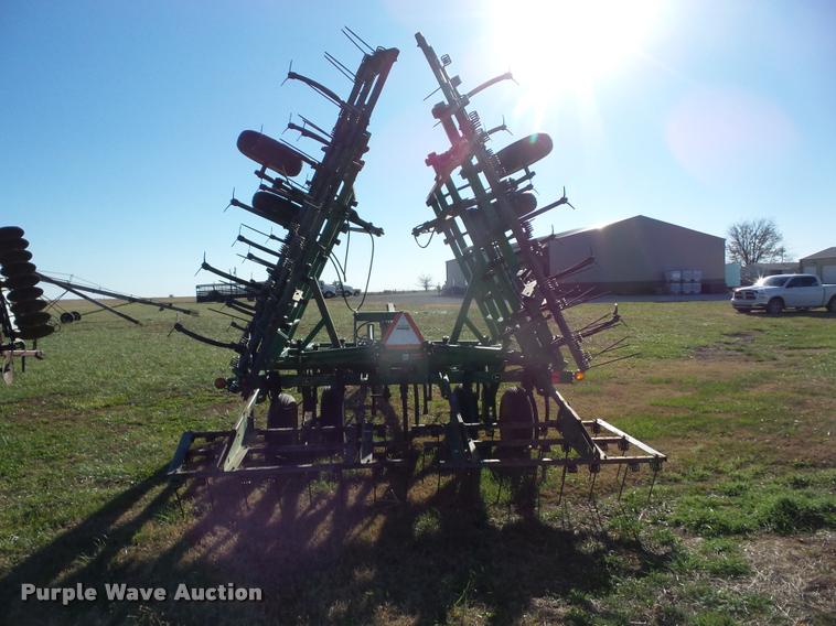 image for item AG9321 John Deere 980 field cultivator