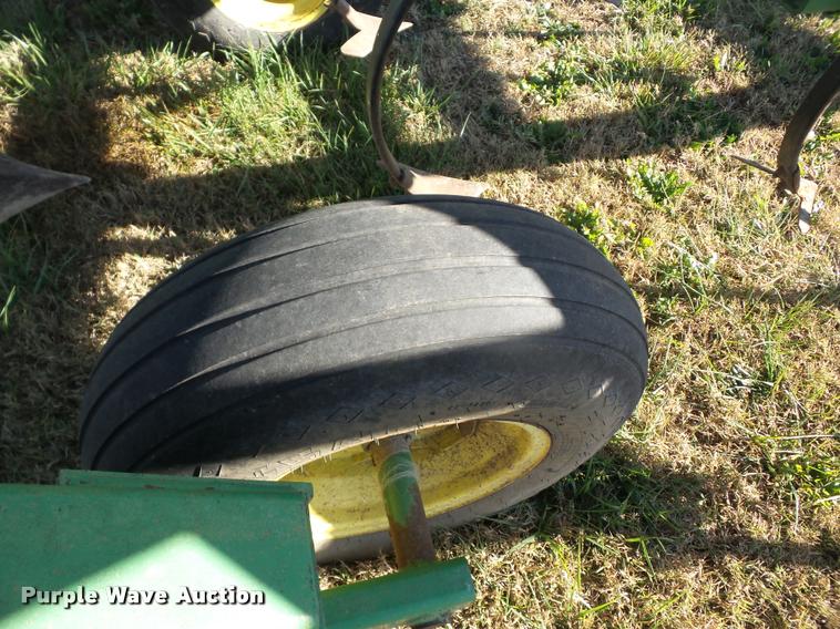 image for item AG9321 John Deere 980 field cultivator