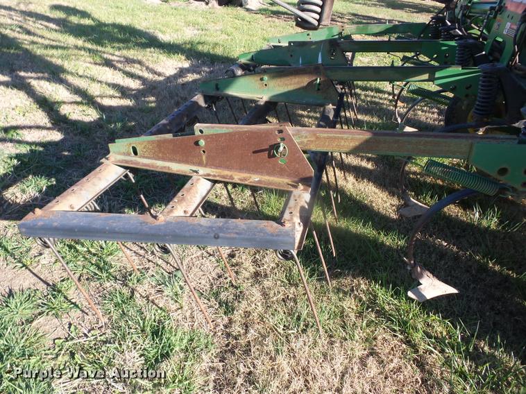 image for item AG9321 John Deere 980 field cultivator