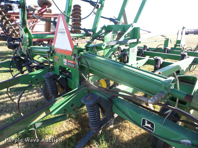 image for item AG9321 John Deere 980 field cultivator