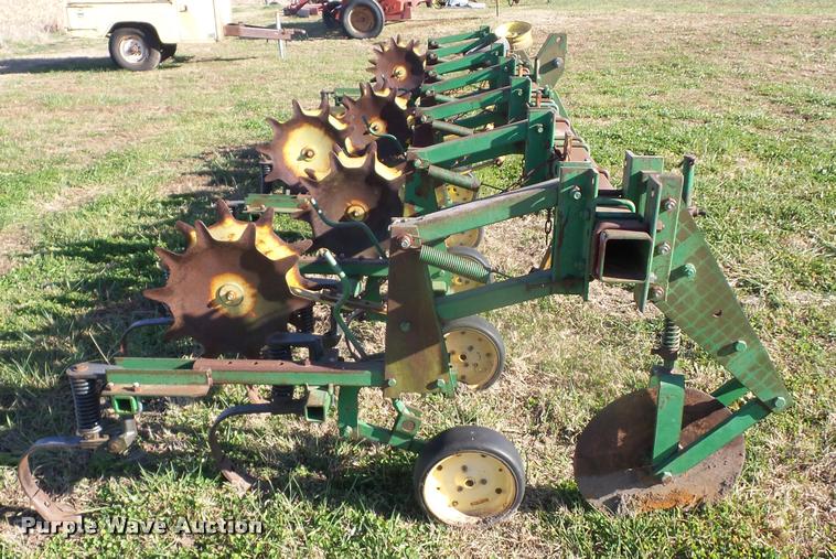 image for item AG9323 John Deere 825 field cultivator