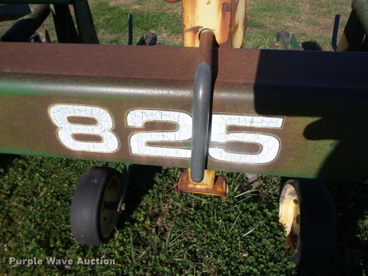 image for item AG9323 John Deere 825 field cultivator