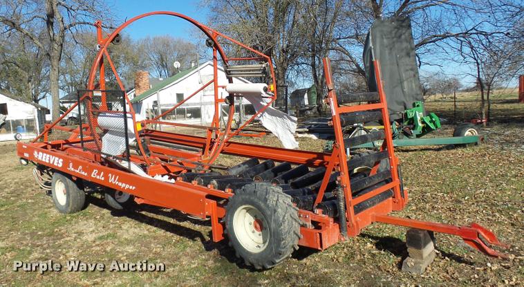 image for item AV9854 2007 Reeves 652 self-propelled in-line bale wrapper