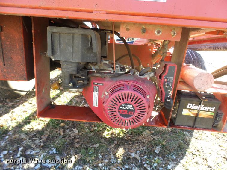 image for item AV9854 2007 Reeves 652 self-propelled in-line bale wrapper