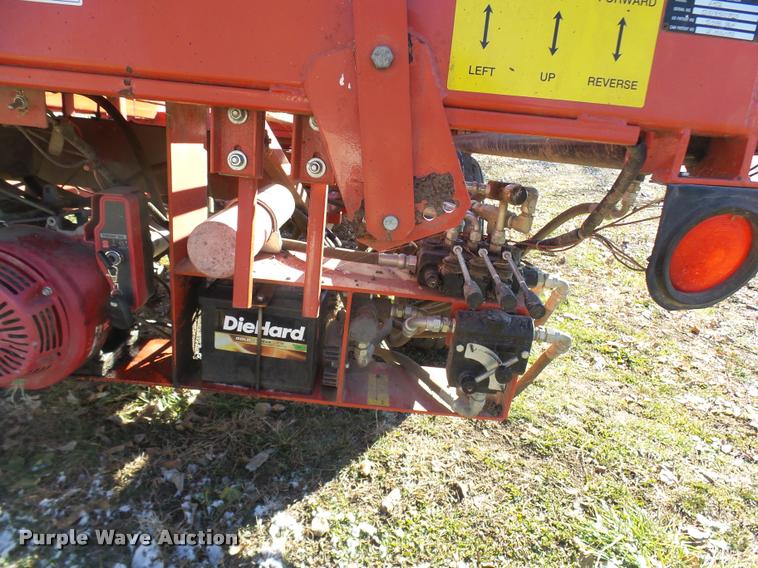 image for item AV9854 2007 Reeves 652 self-propelled in-line bale wrapper