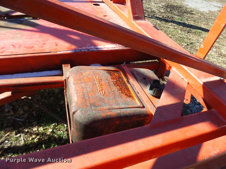 image for item AV9854 2007 Reeves 652 self-propelled in-line bale wrapper