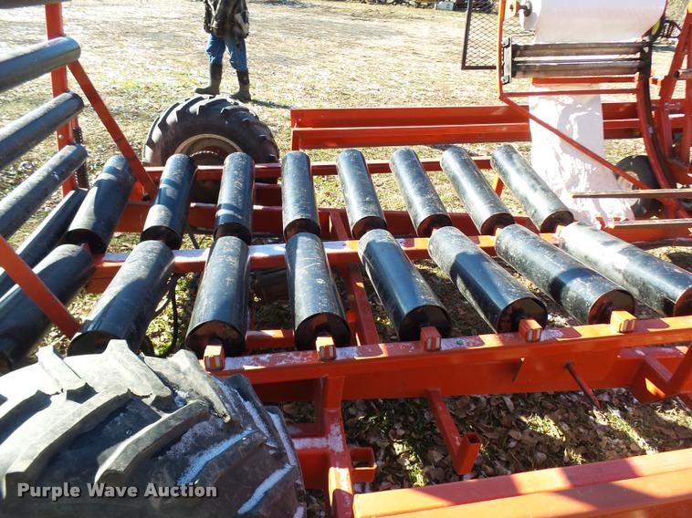 image for item AV9854 2007 Reeves 652 self-propelled in-line bale wrapper